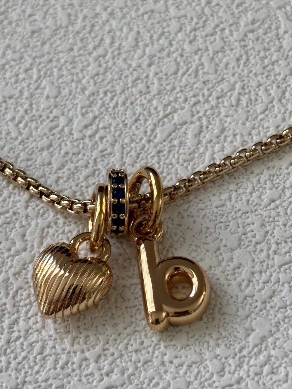 New Roxanne Assoulin Gold Tone Heart & 'b' Charm Necklace - Picture 3 of 8